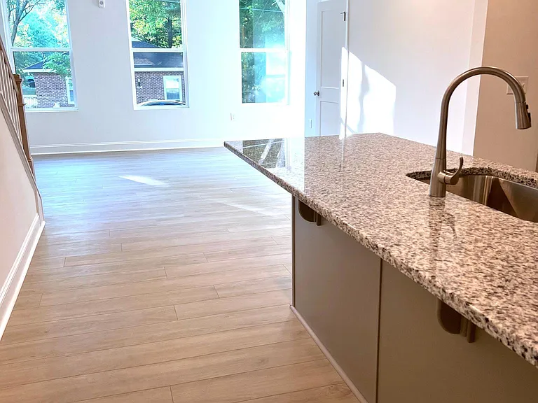 119 N Franklin St #100 — Photo 6