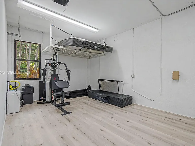 2561 Trapp Ave — Photo 24