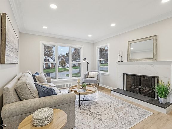 4th image of 21002 Halworth Rd