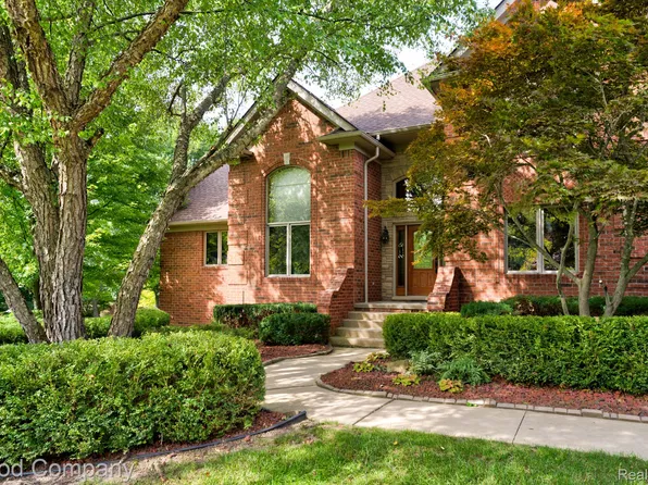 68367 Copperwood Dr, Washington, MI 48095