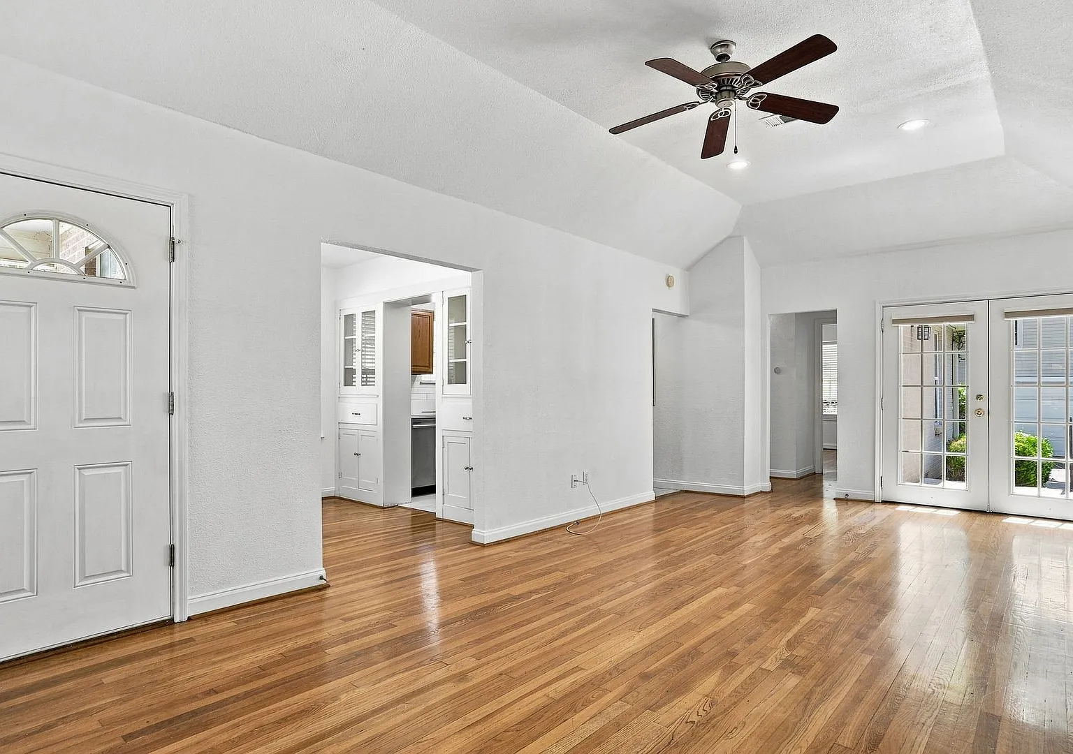 Beautiful Bungalow — Photo 3