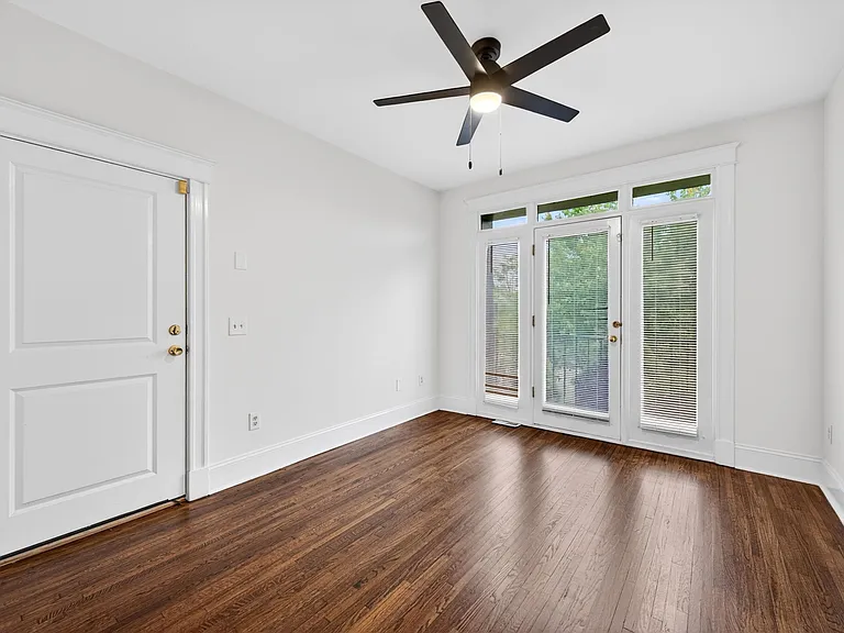 5750 Pershing Ave #2W — Photo 8
