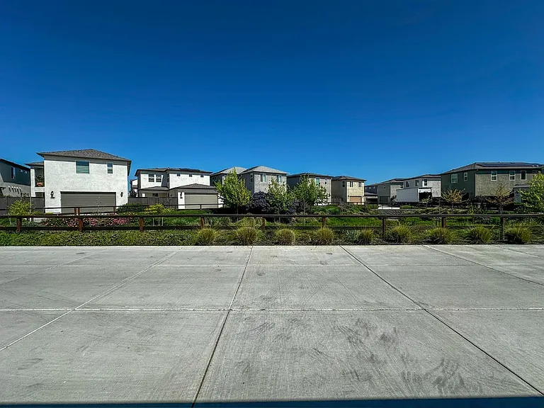 2957 Honey Opal Ave — Photo 41