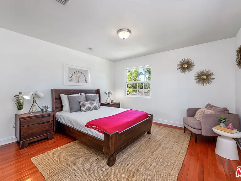 13230 Hesby St — Photo 34