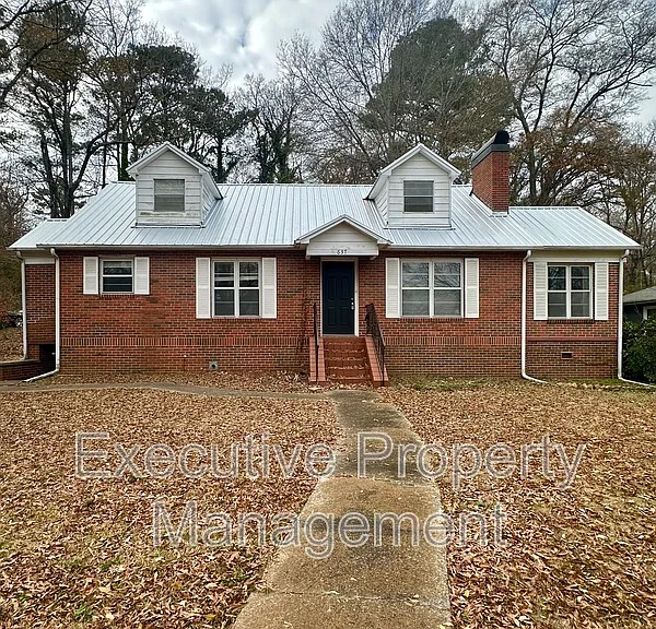 637 Blanton Ln — Photo 1