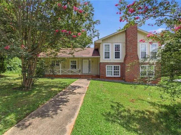 1614 Devon Ct, Stone Mountain, GA 30088