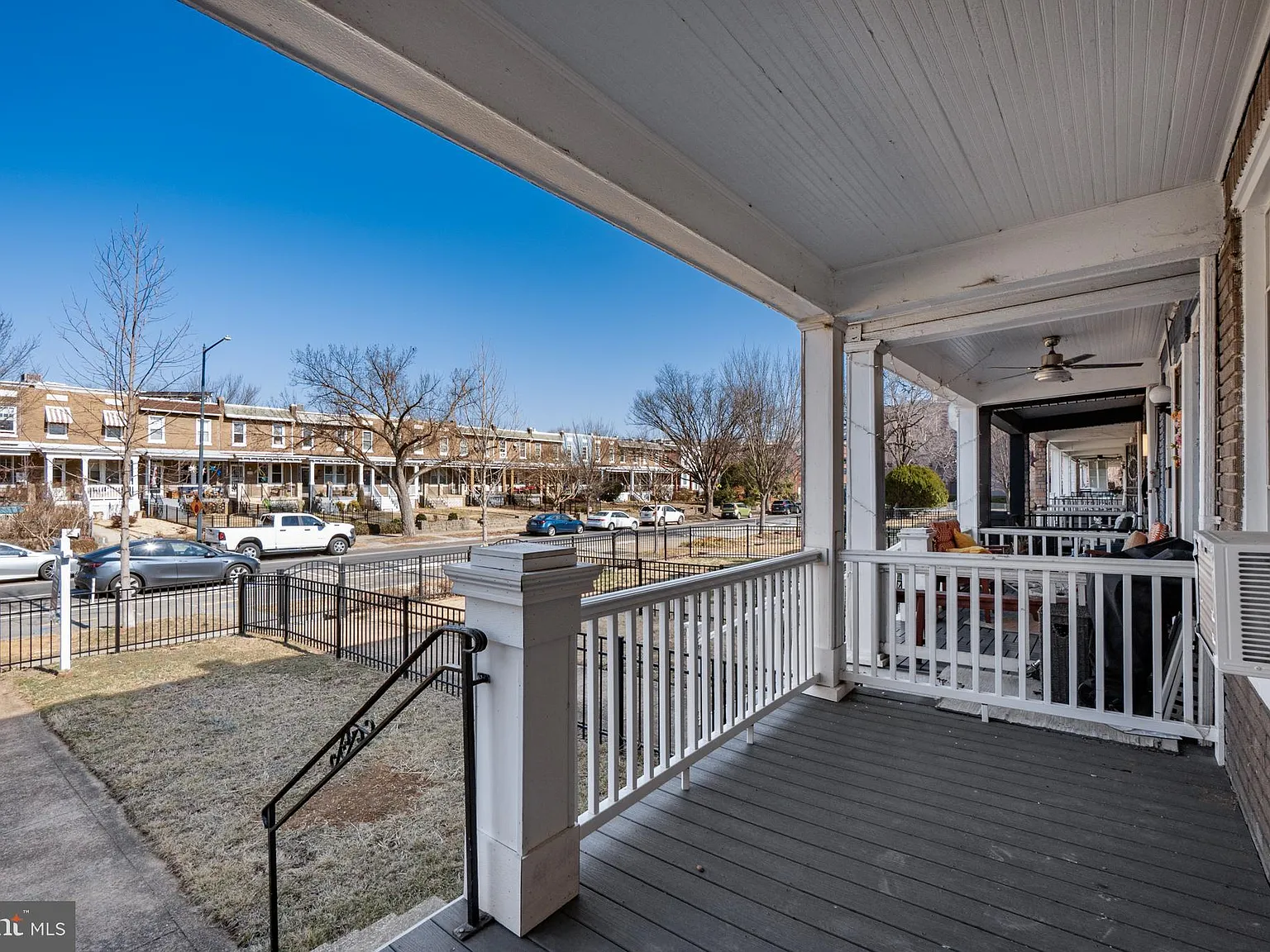 3 bed, 1.5 bath, 1598 sqft, $4,000 — Photo 3