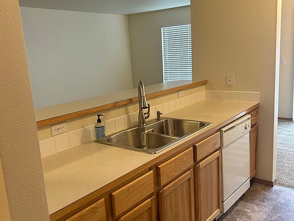 5th image of 919 College Ln NE #A