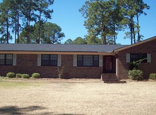 713 Forest Cir, Douglas, GA 31533