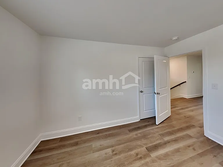 5340 Trust Dr — Photo 24