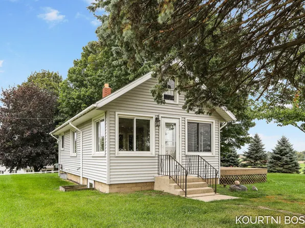 4298 32nd St, Dorr, MI 49323