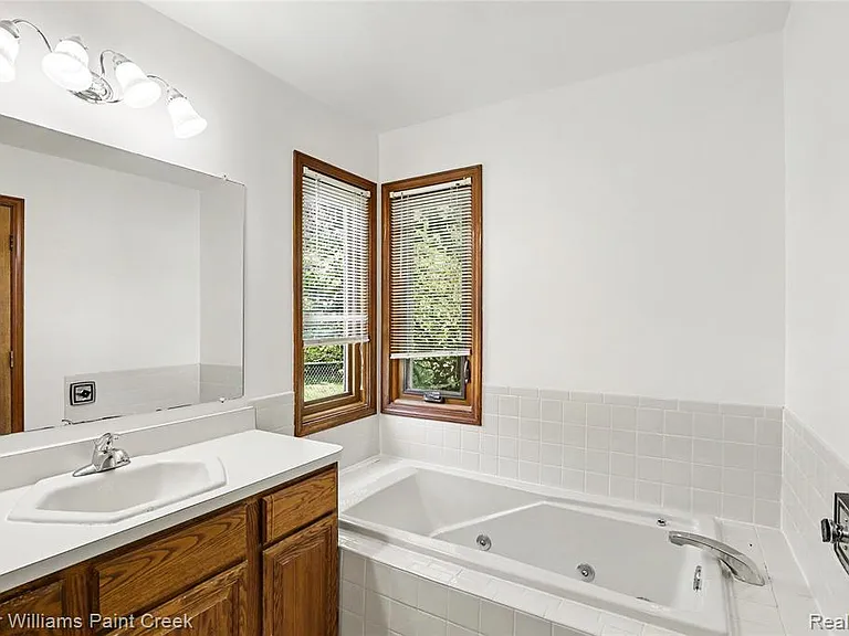 4847 Bayleaf Dr — Photo 16
