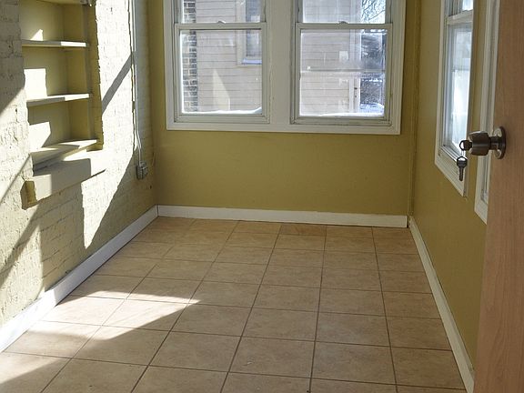 5th image of 1650 N Kedvale Ave #2