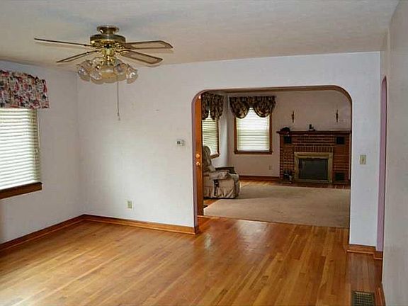 3rd image of 3138 East Dr #29