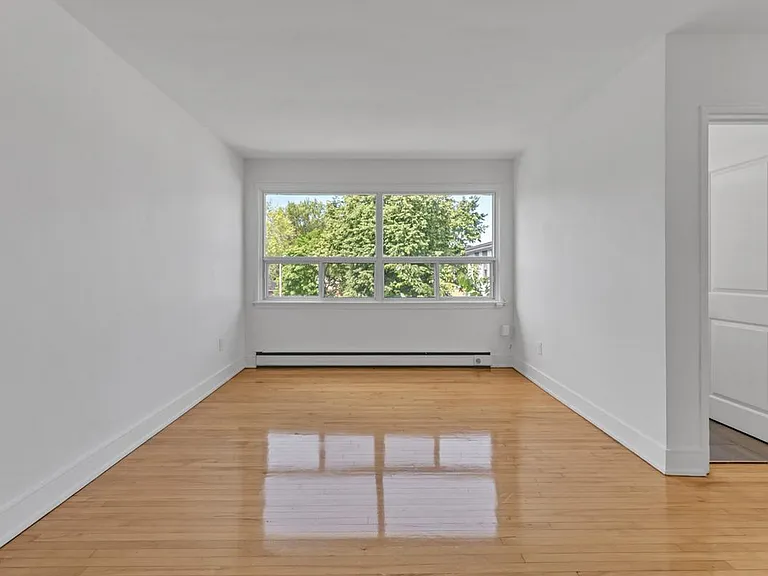389 Yonge St #401-3 — Photo 17