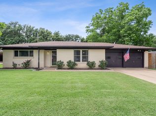 908 Walnut Dr, Arlington, TX 76012