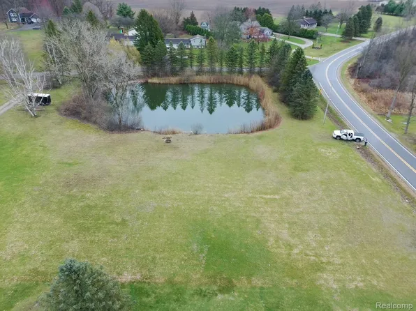 28 & 29 Maple Dr, Lapeer, MI 48446