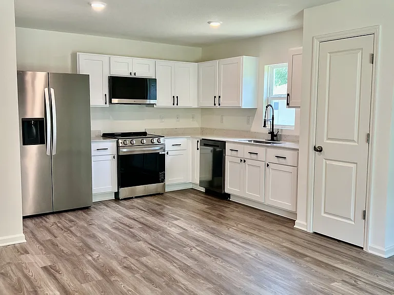 14241 SW 34th Terrace Rd — Photo 10