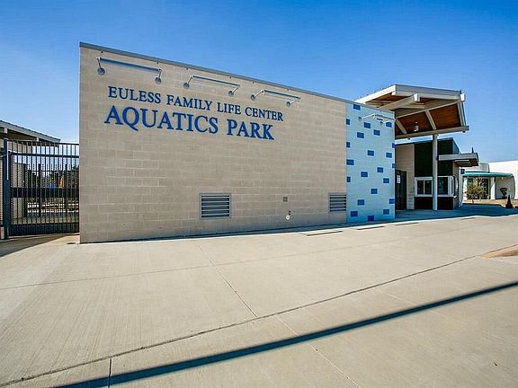 Water park within walking distance