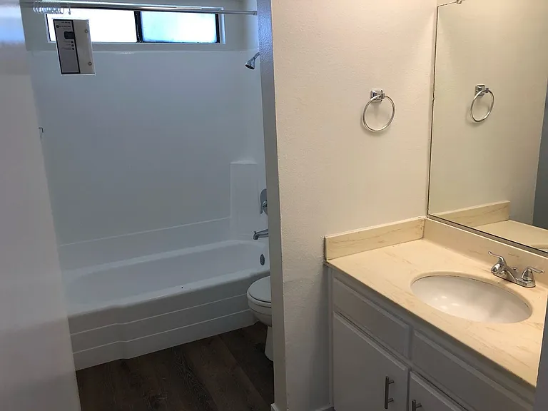 6400 Kraft Ave — Photo 10