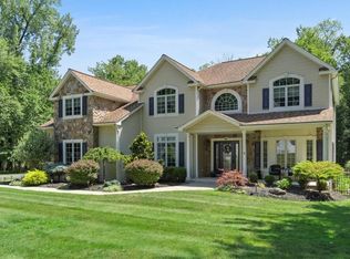 194 Ehrhardt Rd, Pearl River, NY 10965