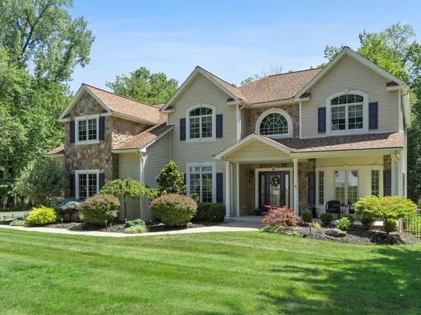 194 Ehrhardt Road, Pearl River, NY 10965