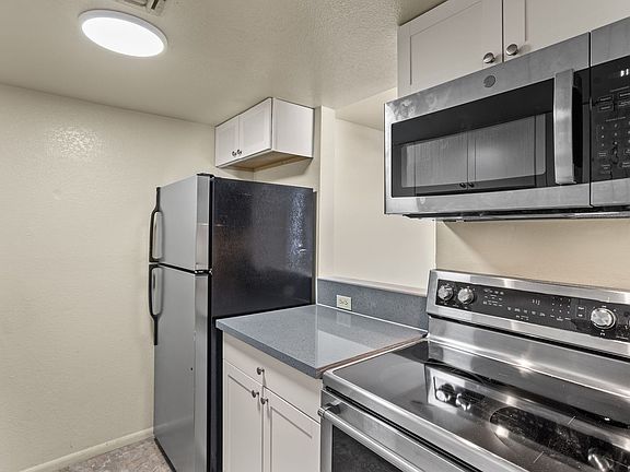 3rd image of 3150 E Bellevue St #22