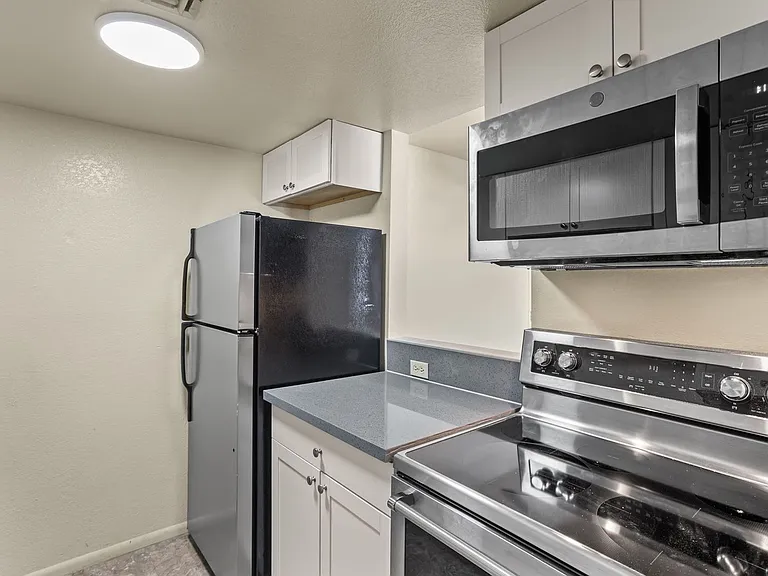 3150 E Bellevue St — Photo 3