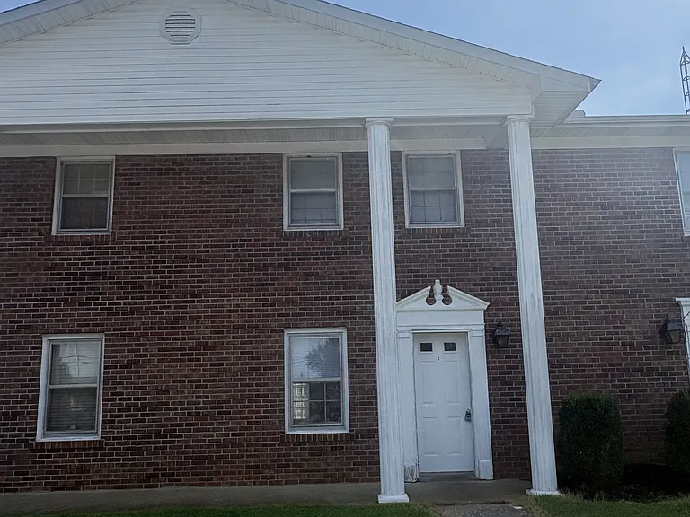 1612 Highland Way #C — Photo 1