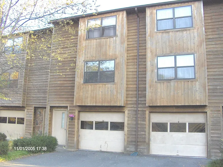 2625 Glade Dr SE — Photo 1