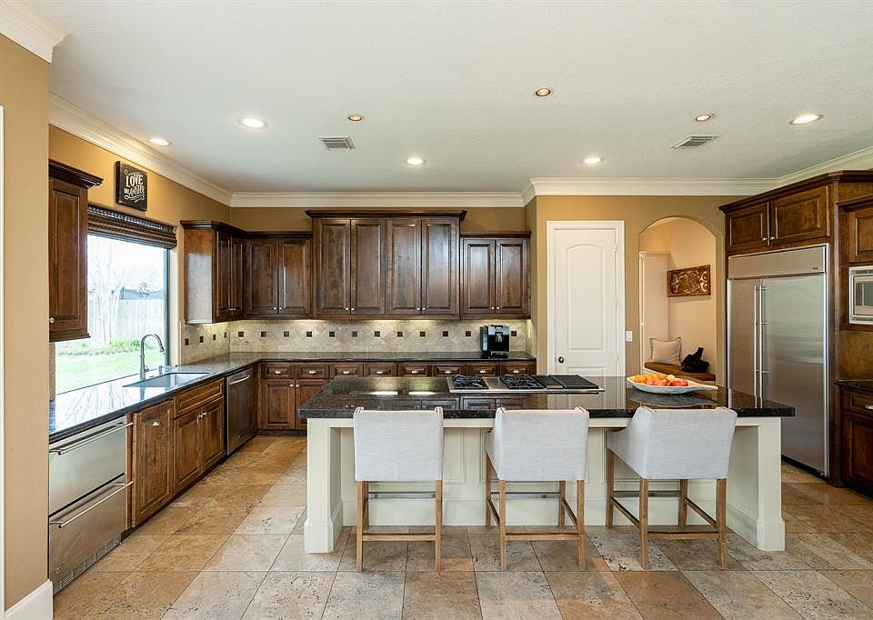 1st image of 3307 Prestwick Sq