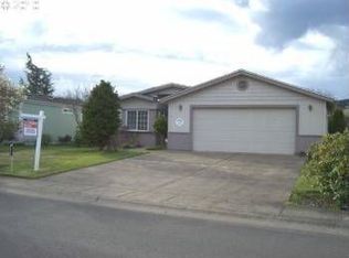 107 Village Dr, Cottage Grove, OR 97424