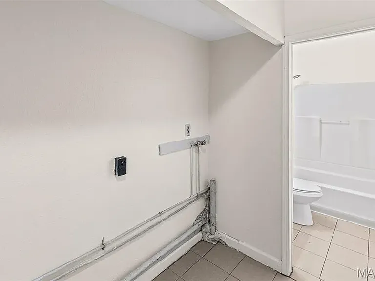 502 Saint Thomas Ln #502 — Photo 9