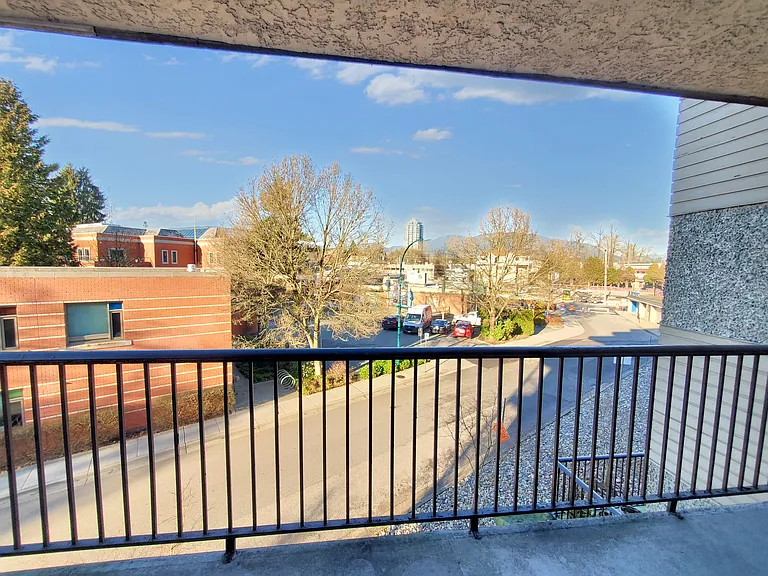 2232 McAllister Ave — Photo 15