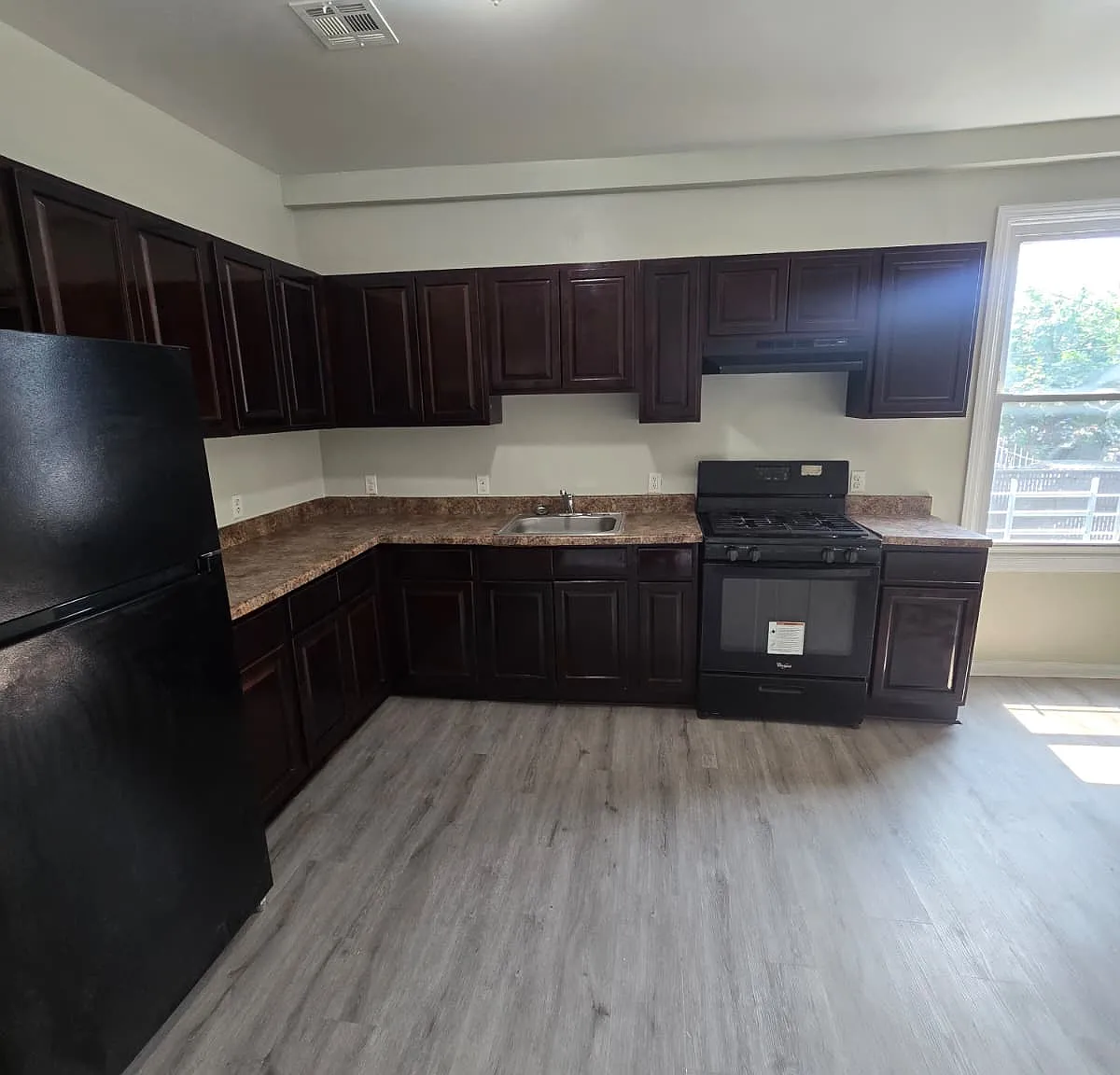 2 bed, 1.5 bath, $2,100 — Photo 1