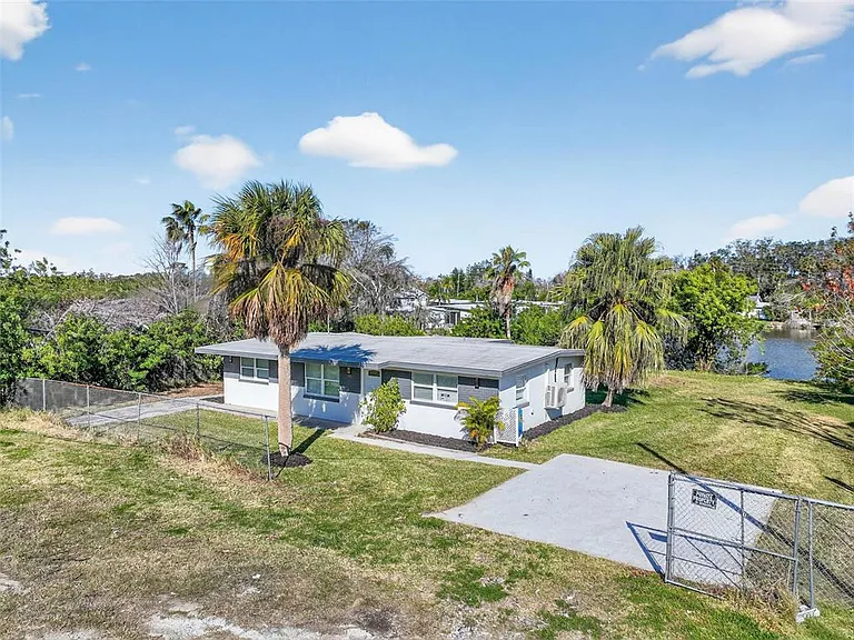 4505 Cottonwood Dr — Photo 4