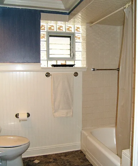 2930 N Melvina Ave — Photo 19