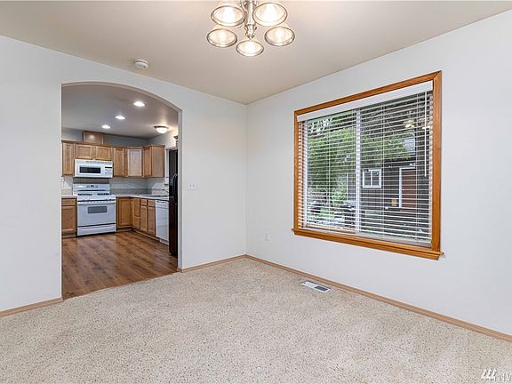 2nd image of 528 Fairmount Ave
