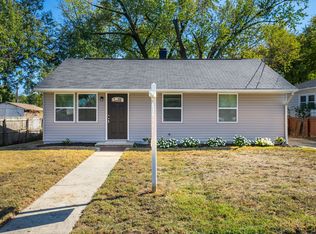 907 Shelby Dr, Oxon Hill, MD 20745