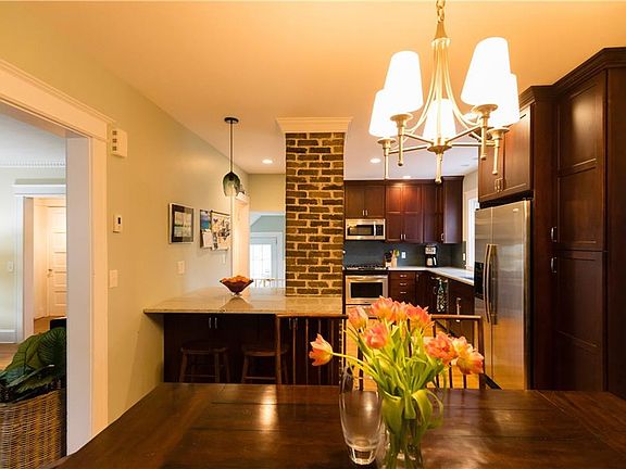 5th image of 11 Woodbury St