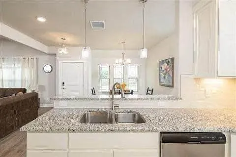3103 SW Stoneway Ave — Photo 5