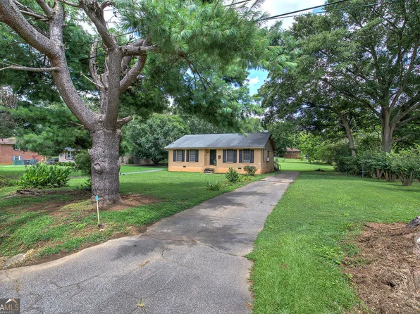 105 Meadow Ln, Cartersville, GA 30120
