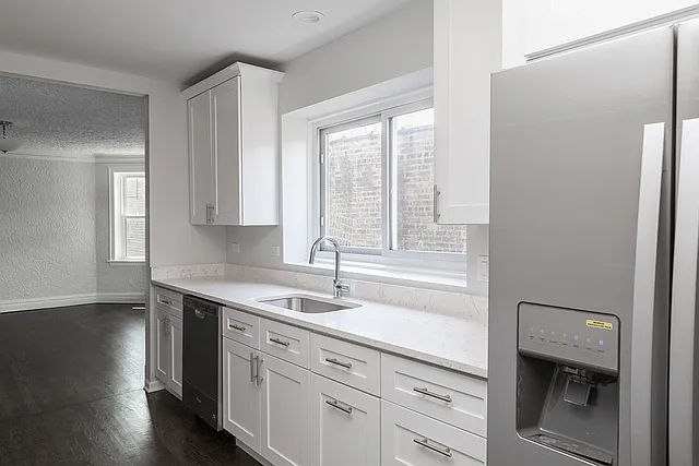 2720 W Winnemac Ave #2 — Photo 7