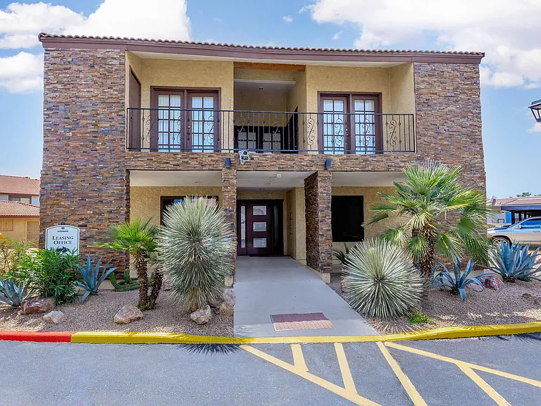 5535 W McDowell Rd — Photo 1