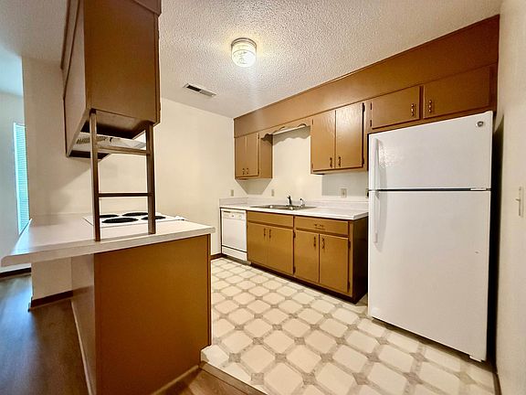 5th image of 1103 Main Ave NE