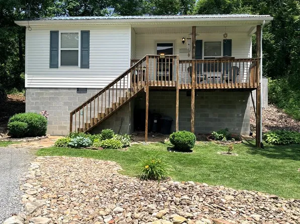 218 Central Ave, Ansted, WV 25812