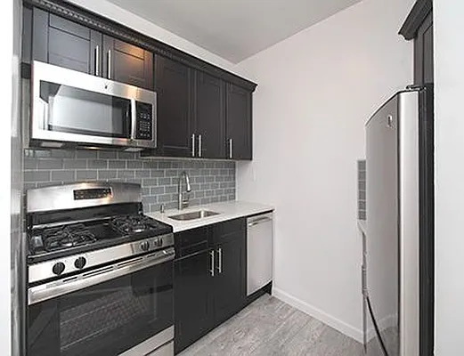 Rented by SW Queens Mezzanine | media 17