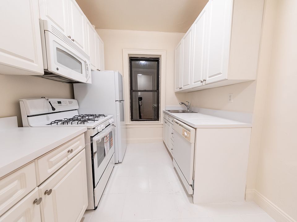 1st image of 502 Amsterdam Ave APT 20