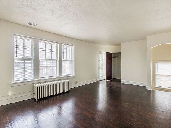 4th image of 7120 Dartmouth Ave #A