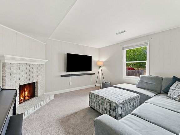 3rd image of 5605 Mateo Dr